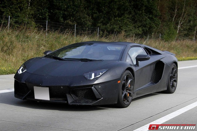 spyshots-2013-lamborghini-aventador-roadster-test-mule-0012