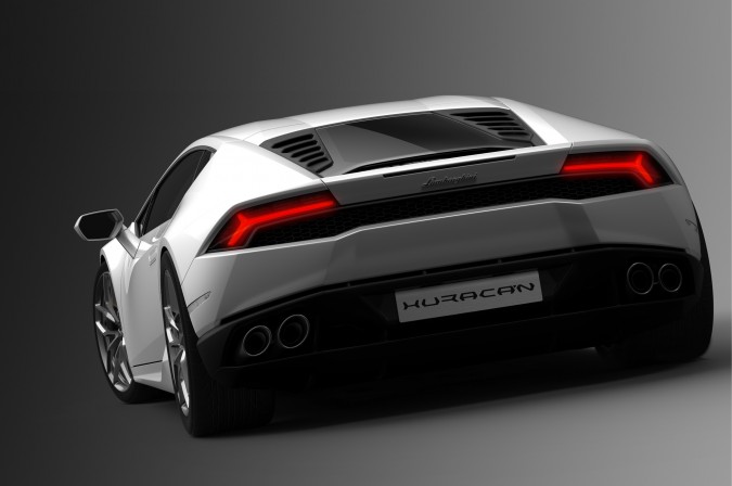 2015-Lamborghini-Huracan-white-rear-end